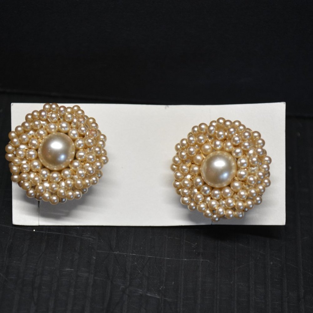 Vintage Tan Beige Champagne Faux Pearl Round Stud Screw Back Clip On Earrings